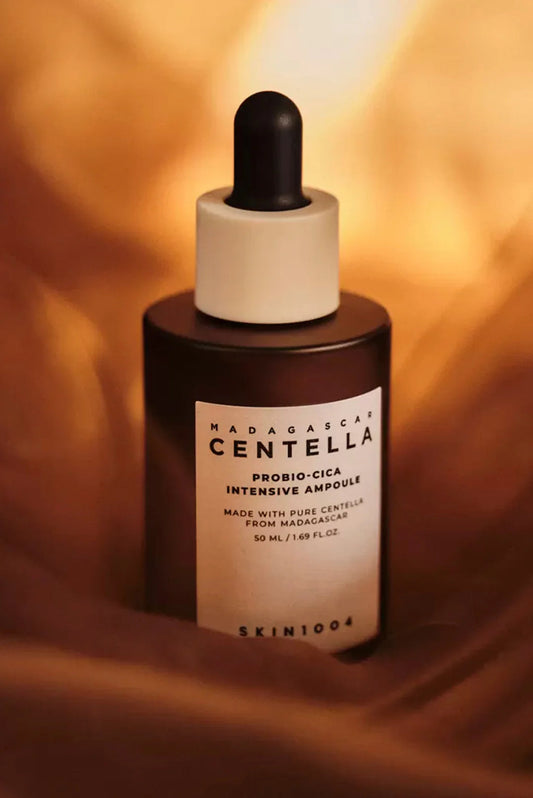 Suero calmante con probióticos y centella asiática que fortalece la barrera de la piel y reduce la sensibilidad.