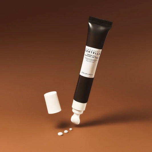 Contorno de ojos con bakuchiol y centella asiática que suaviza líneas finas, hidrata profundamente y fortalece la piel sensible alrededor de los ojos.